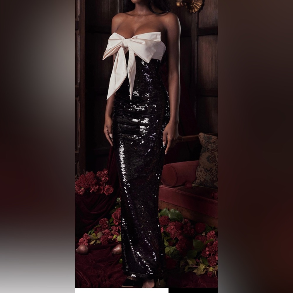 HOUSE OF CB - BLACK SEQUIN STRAPLESS BOW DRESS - Picture 7 of 15